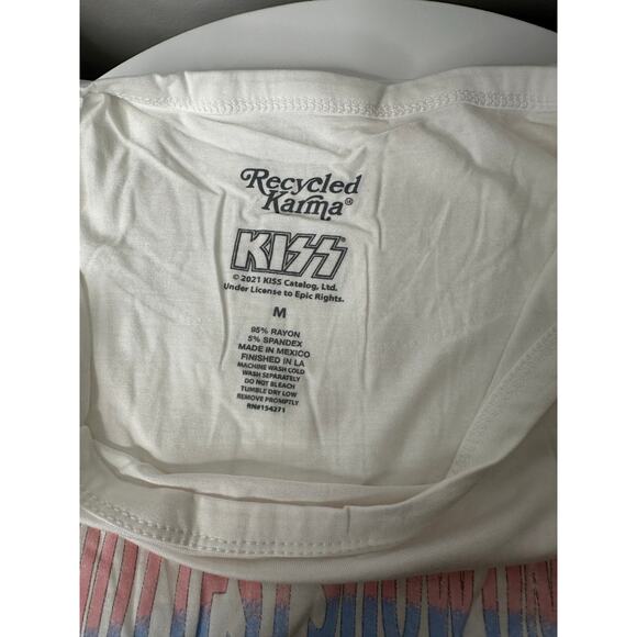 NWT Recycled Karma Kiss Greatest Show on Earth T-Shirt Sz M - Picture 4 of 5